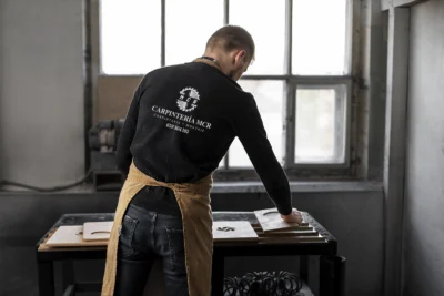Uniforme laboral empresa personalizado que mejora la imagen profesional y cohesiona al equipo